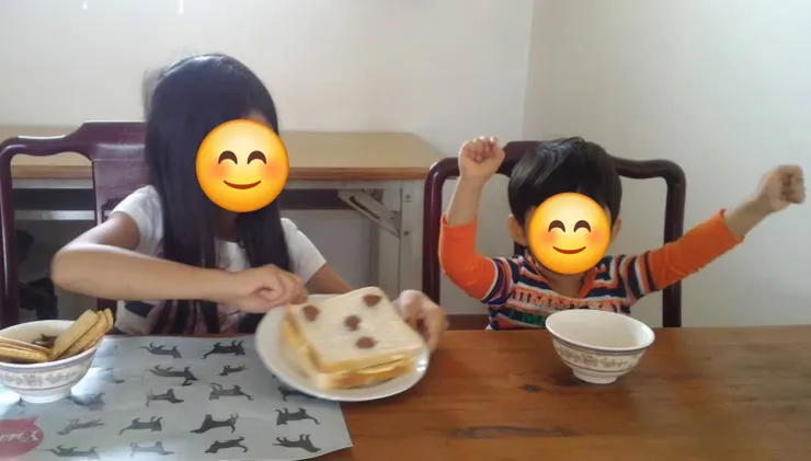 大女兒第一次給弟弟做早餐