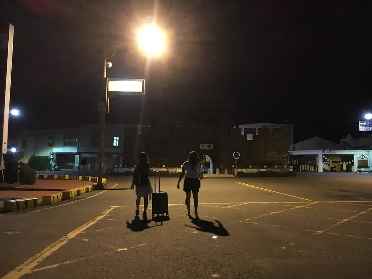 一起送芷君,出發去恆春轉運站。