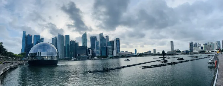 金沙酒店外的寶龍坊活動廣場（左邊那顆球是Apple旗艦店！）