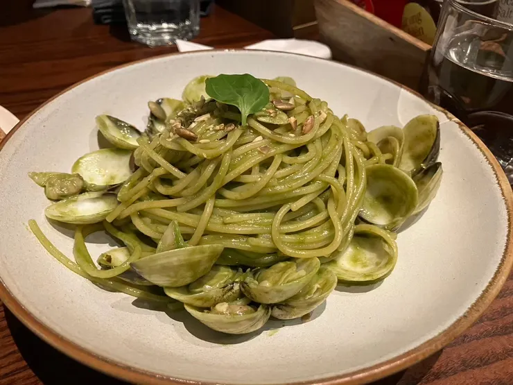 蛤蠣青醬義大利麵