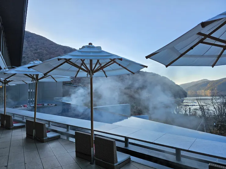 冷冷的天可以泡個足湯