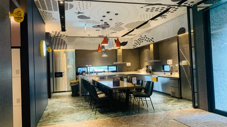 新城畢竟比較郊區，晚餐自己帶食物來煮也是選項。