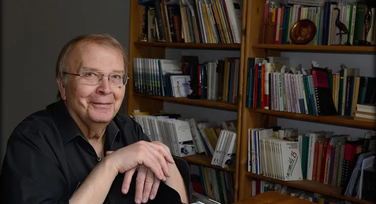 Wilhelm Genazino (22 January 1943[1] – 12 December 2018) was a German journalist and author. He worked first as a journalist for the satirical magazine pardon and for Lesezeichen. From the early 1970s, he was a freelance writer who became known by a trilogy of novels, Abschaffel-Trilogie, completed in 1979. It was followed by more novels and two plays. Among his many awards is the prestigious Georg Büchner Prize.