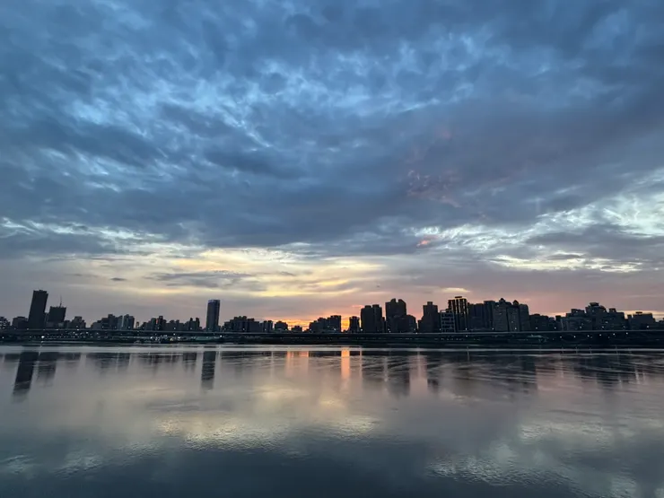 夕陽西下的大稻埕碼頭