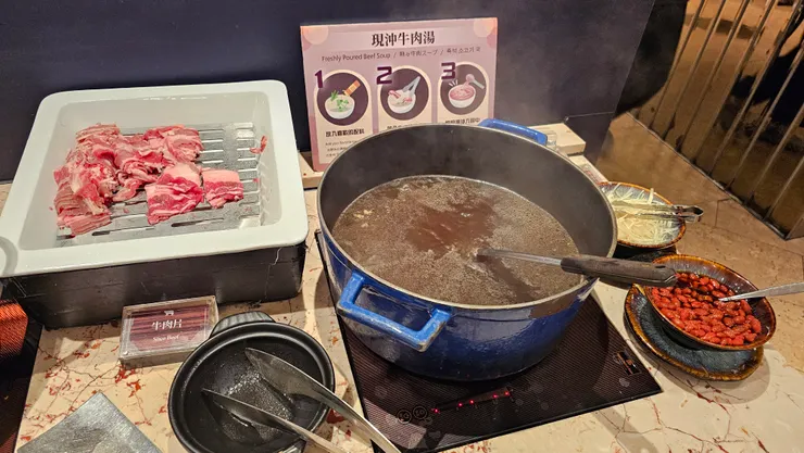 也有台南現沖牛肉湯!在天龍國也像在台南度假!