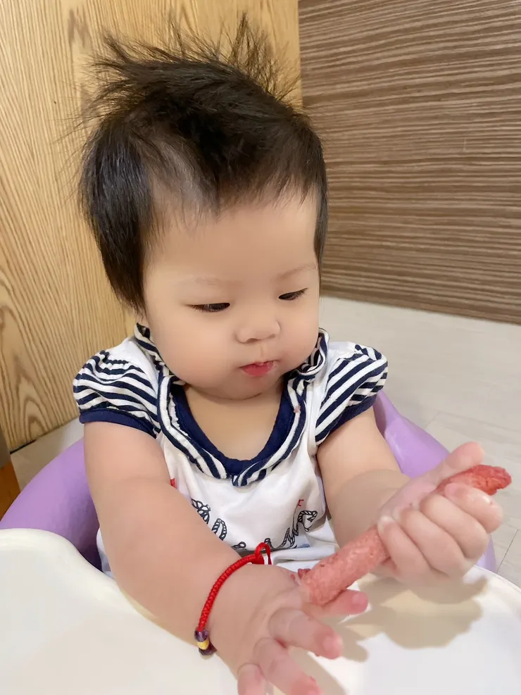 大腸姊姊把米棒握緊緊