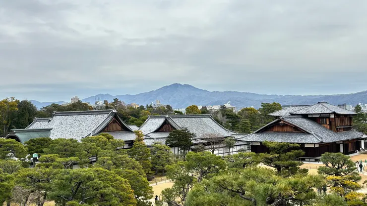 本丸御殿＋本丸庭園（從天守閣遺跡往東北方眺望）｜2024.02.29拍攝