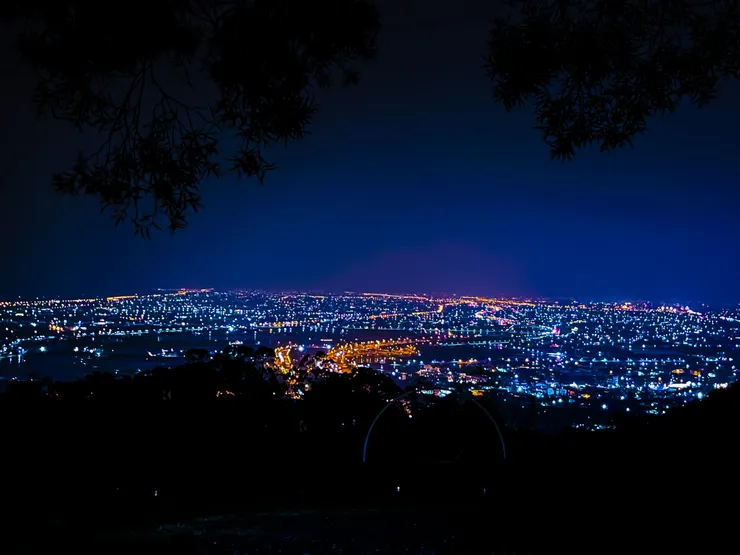 山海明珠　f/1.6　1/5s　ISO-640　by Chris