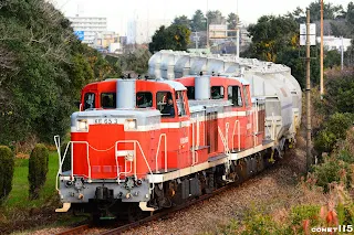上行列車由兩輛機關車重連牽引(攝影地位置)