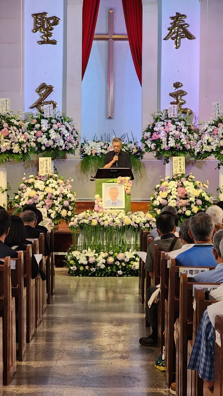 【同事好友追思：JB致詞，朗讀為他寫的詩。】