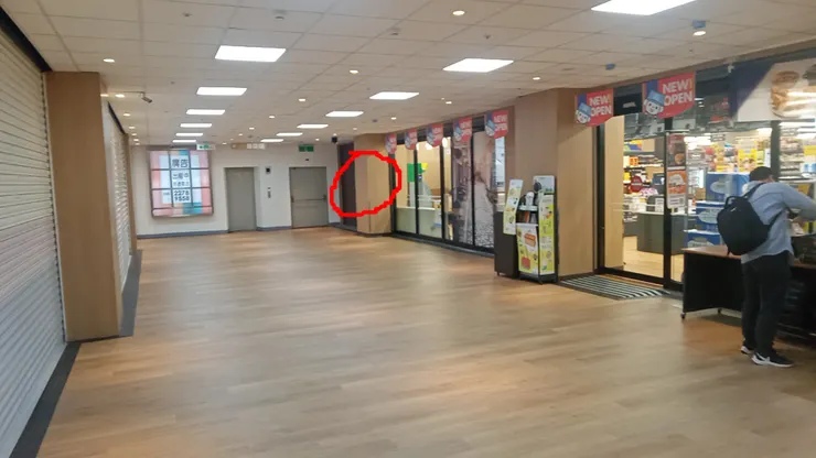 紅圈位置就是簽名處