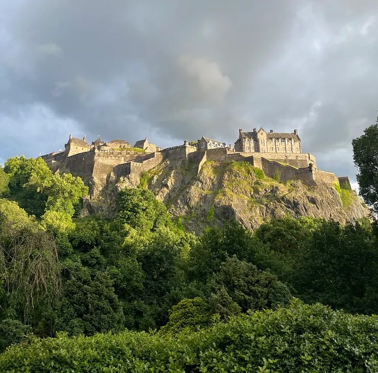 Edinburgh castle's view from Ross&nbsp;fountain