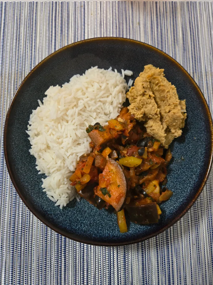 鷹嘴豆泥蒜香滿滿~加茄子很完美