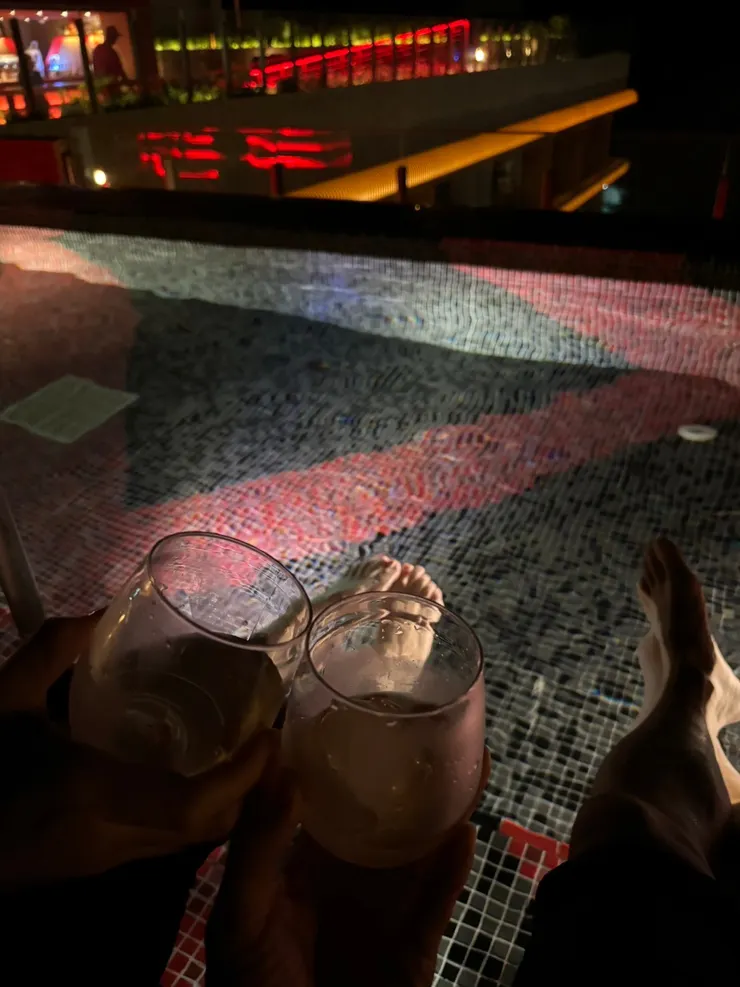 圖片來源：辰心iPhone15 （阿里山英迪格暖水池泡腳搭配酒精）