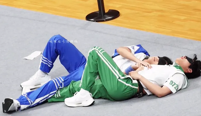 想跟你就這麼一直躺到天荒地老