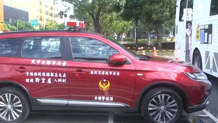 依玲老師不斷在亞太急難關懷救助協會提供急難救助,展現無比的愛心與奉獻。