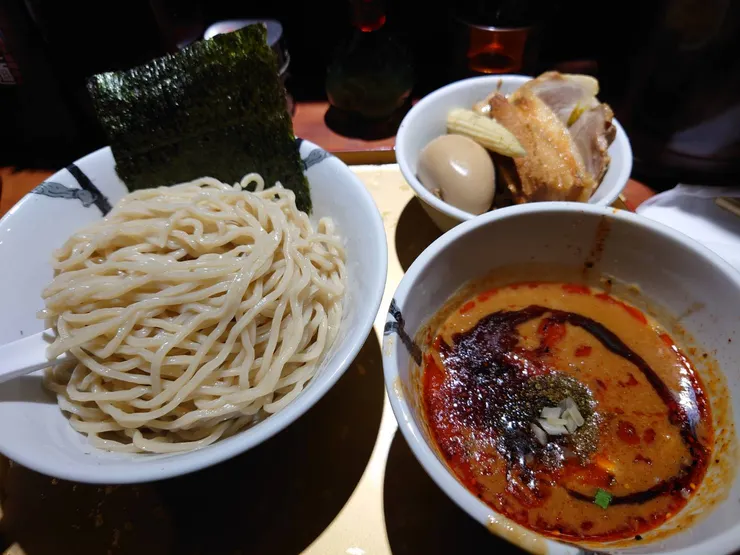 辣麻味噌沾麵