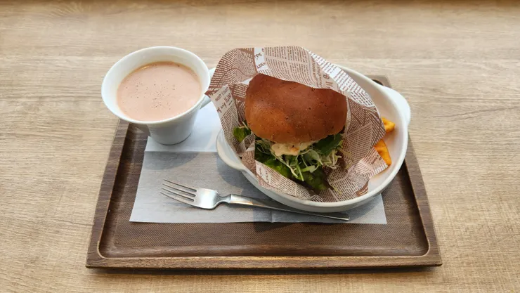 簡單的漢堡和熱可可~