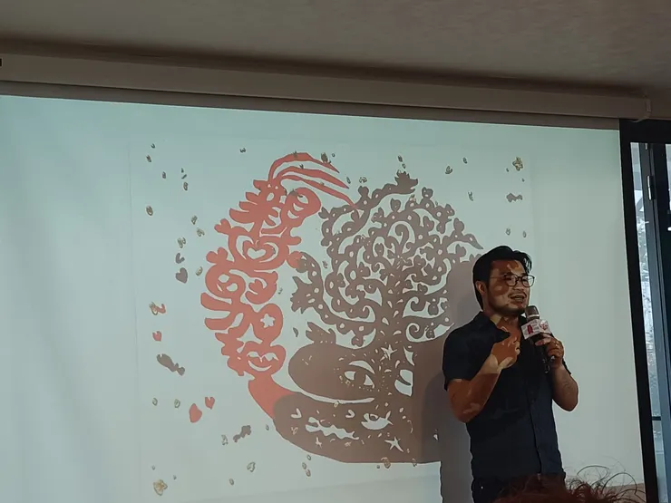 楊士毅與他的作品-親愛的加油