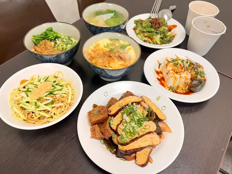 伙食餐館 - 涼麵、拌麵專賣店
