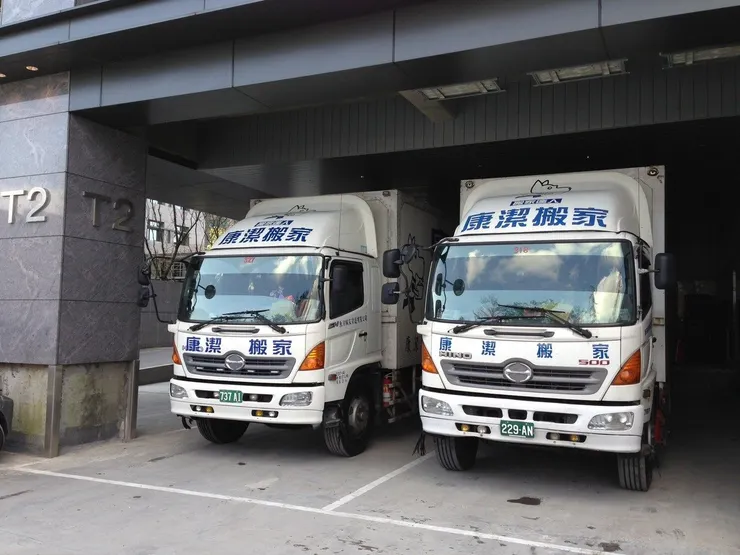 康潔搬家GPS車隊管理系統，讓客戶可即時追蹤車輛動態。康潔搬家／提供