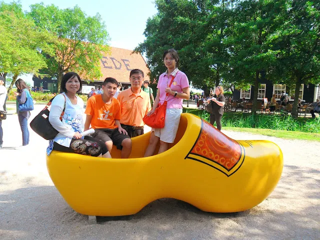 荷蘭風車村木鞋工坊外巨型木鞋打卡點