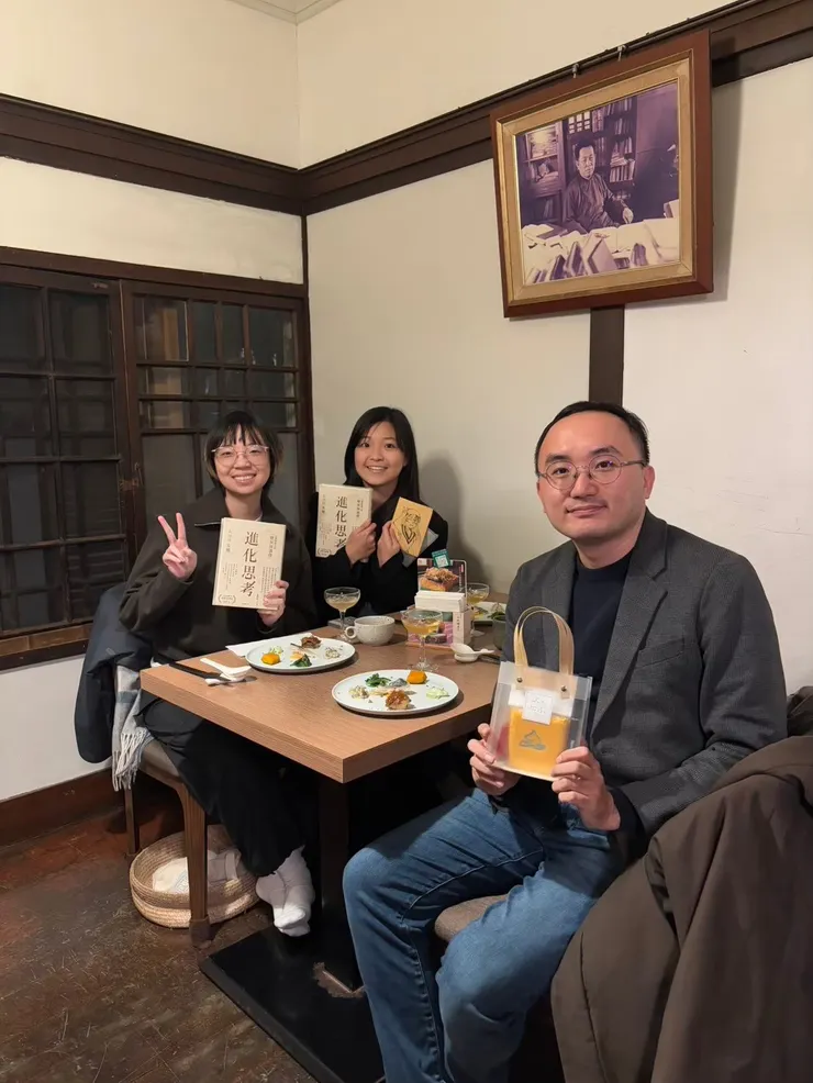 期末結束後的餐敘(來源:自攝)