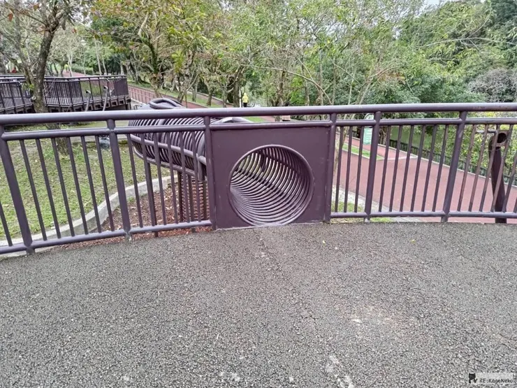 不知名遊樂設施