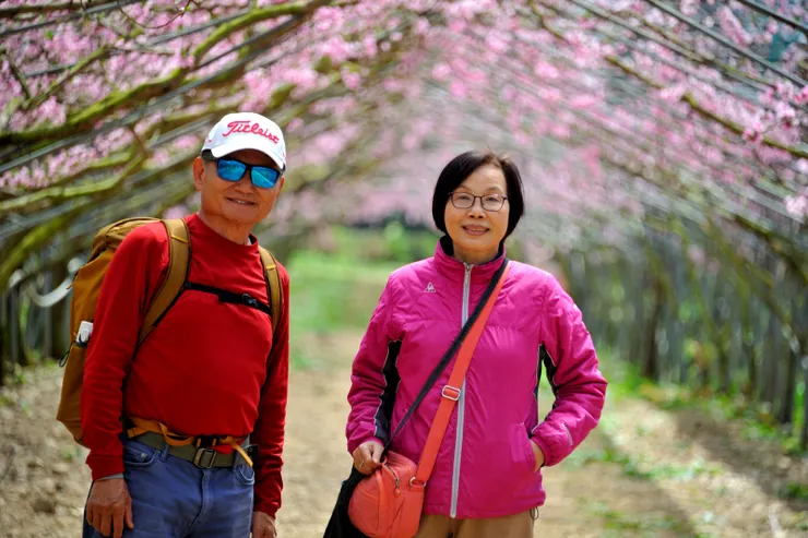 【伴狗門外稍等的月珠終於被雄哥替換進來,時間已不多,趕快搶看、搶拍。】