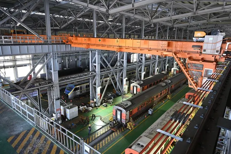 潮州機廠與台北、花蓮機廠並列台鐵３大機廠，有許多先進的維修設備。（圖片來源：快樂的過每一天）