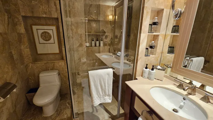 澳門康萊德酒店的馬桶不是免治馬桶!但就算有免治馬桶我也不會使用!