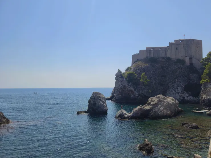 羅維里耶奈克要塞