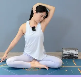 圖片來源：flow with Katie 凱蒂瑜珈。這也是我做的動作套組之一。