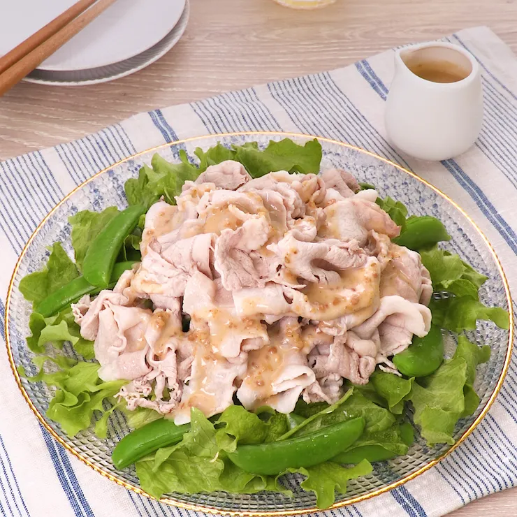 這是網路上找到的冷涮豬肉片，看起來用的是很好買到的胡麻醬。