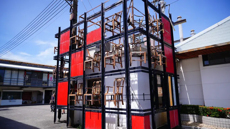 傢俱裝置藝術把變電所巧妙裝飾起來