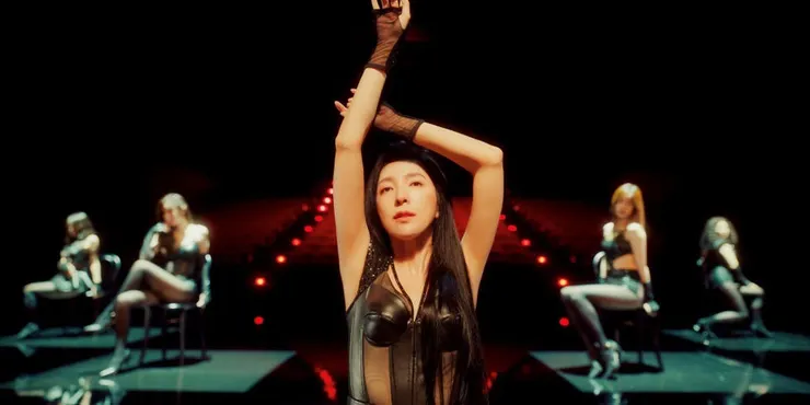 這應該是蕭亞軒最討厭的一張照片，因為「天后」只有一個.......