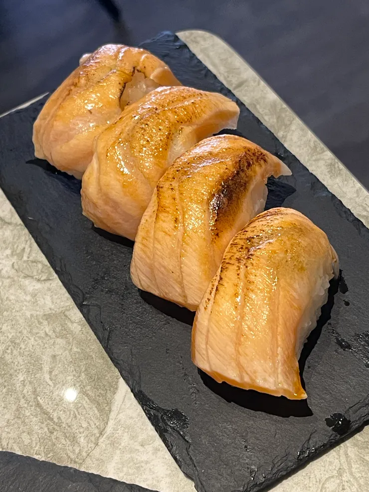 炙燒鮭魚壽司