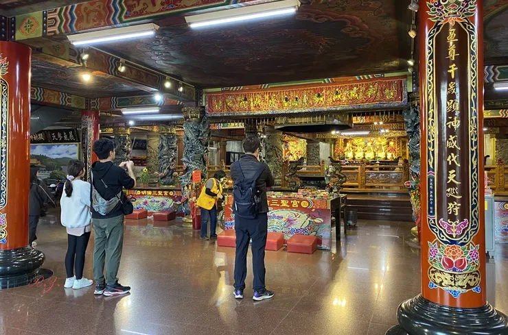 平凡人做不到的,就祈求神明了 ([陳傳義]拍攝)