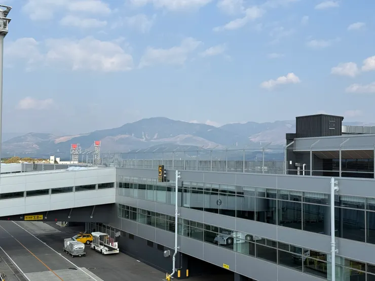 四樓展望台看飛機起降