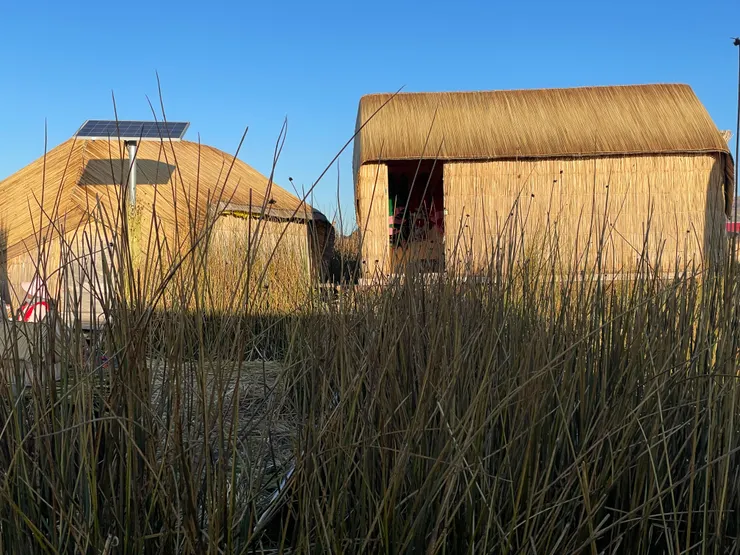 島上的太陽能板