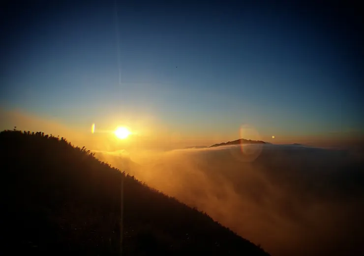 大屯山日出雲海