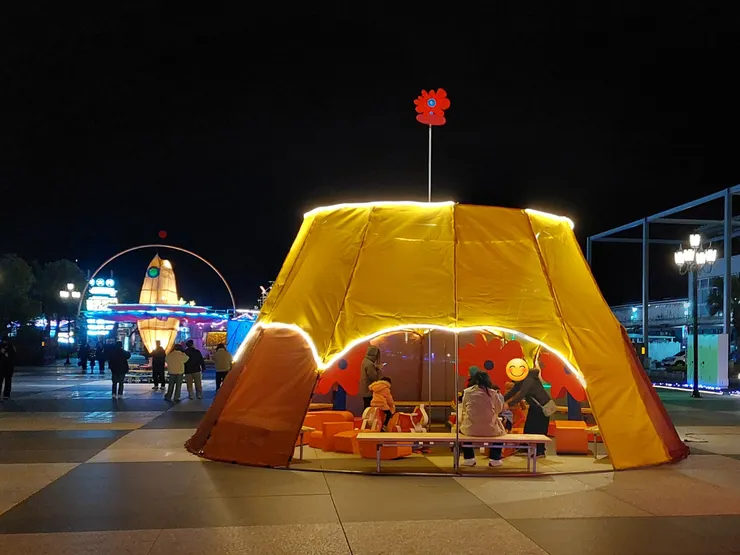 親子玩木馬 / 資料來源：我自己