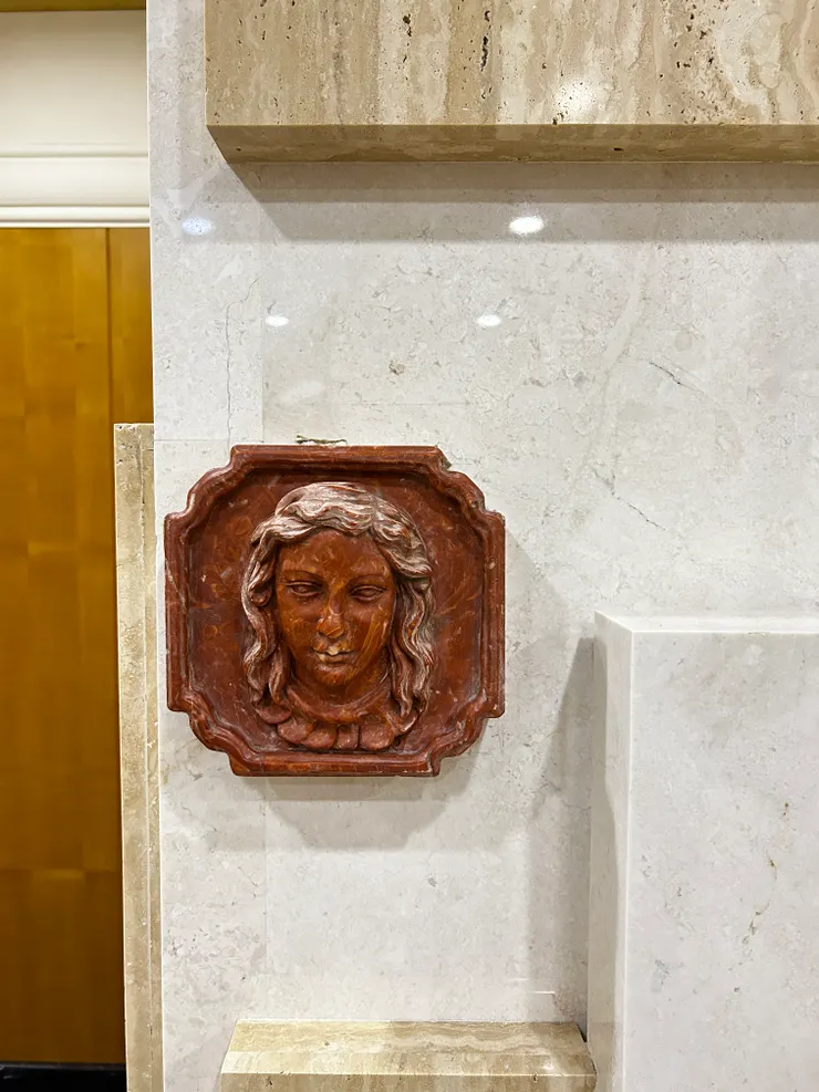 紅色的女廁標誌