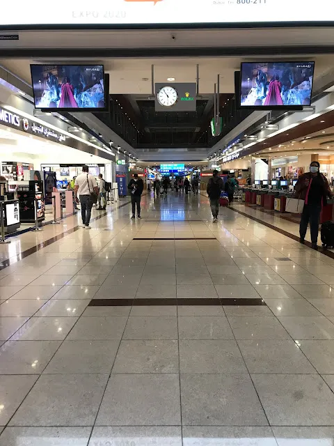 飛行日記(56) 阿聯酋航空 杜拜DXB - 台北TPE  EK366