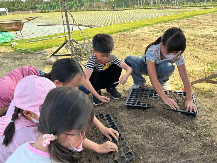 【台南安南區實驗教育學校推薦｜上華蒙特梭利實驗教育機構｜採用蒙特梭利教學法｜小學・國中・高中招生中】