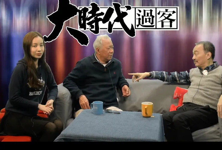 武俠小說作家西門丁（中）、《武俠世界》雜誌前總編輯沈西城（右）