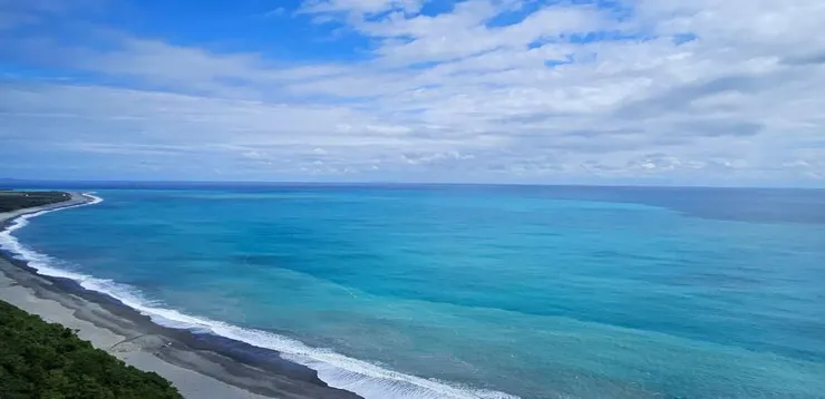 台九線旁的藍色汪洋
