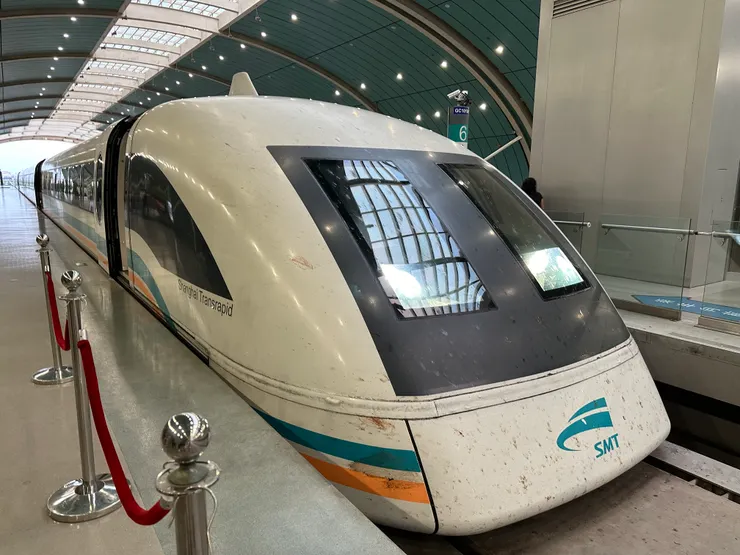 來自上海的磁浮列車