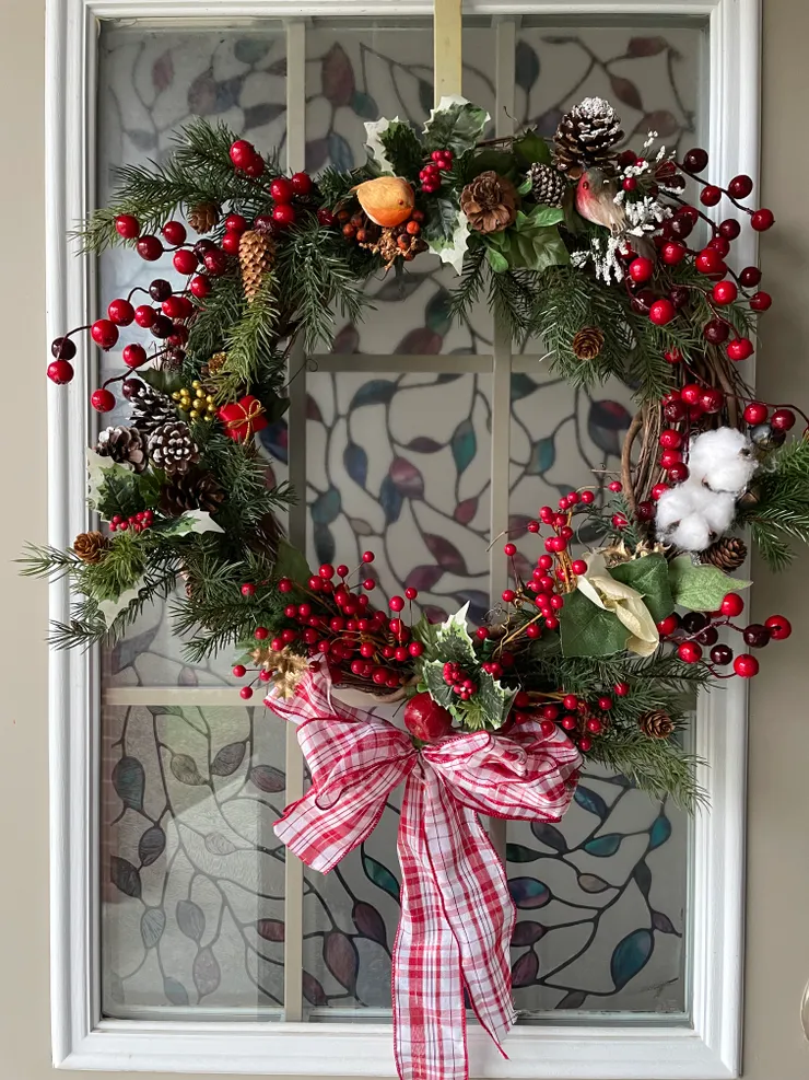 送上手做的聖誕節花環，祝福大家聖誕新年快樂！