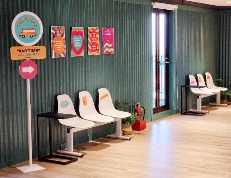 美式復古站牌+電話亭設計